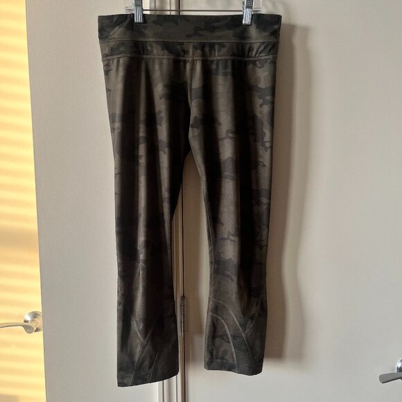 Lululemon Run Inspire Crop II Savasana Camo Size 6 - Picture 2 of 7